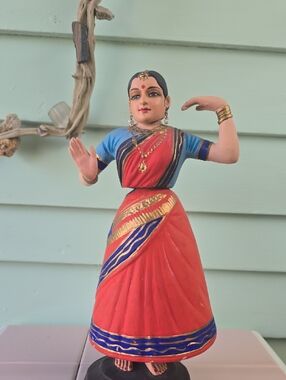 Hand-Painted Indian Dancing Girl Figurine - Red & Blue